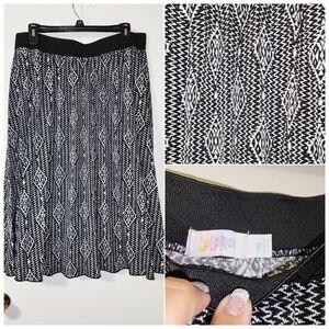 Lularoe elastic waist black white patterned skirt sz 2XL